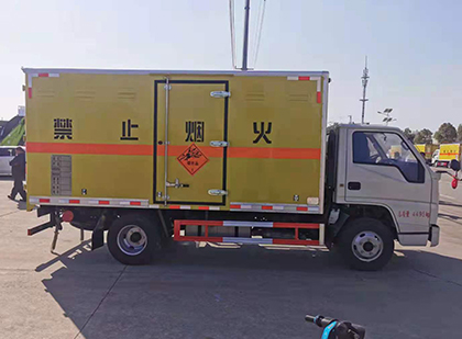 南漳爆破器材运输车技术升级与安全合规新趋势